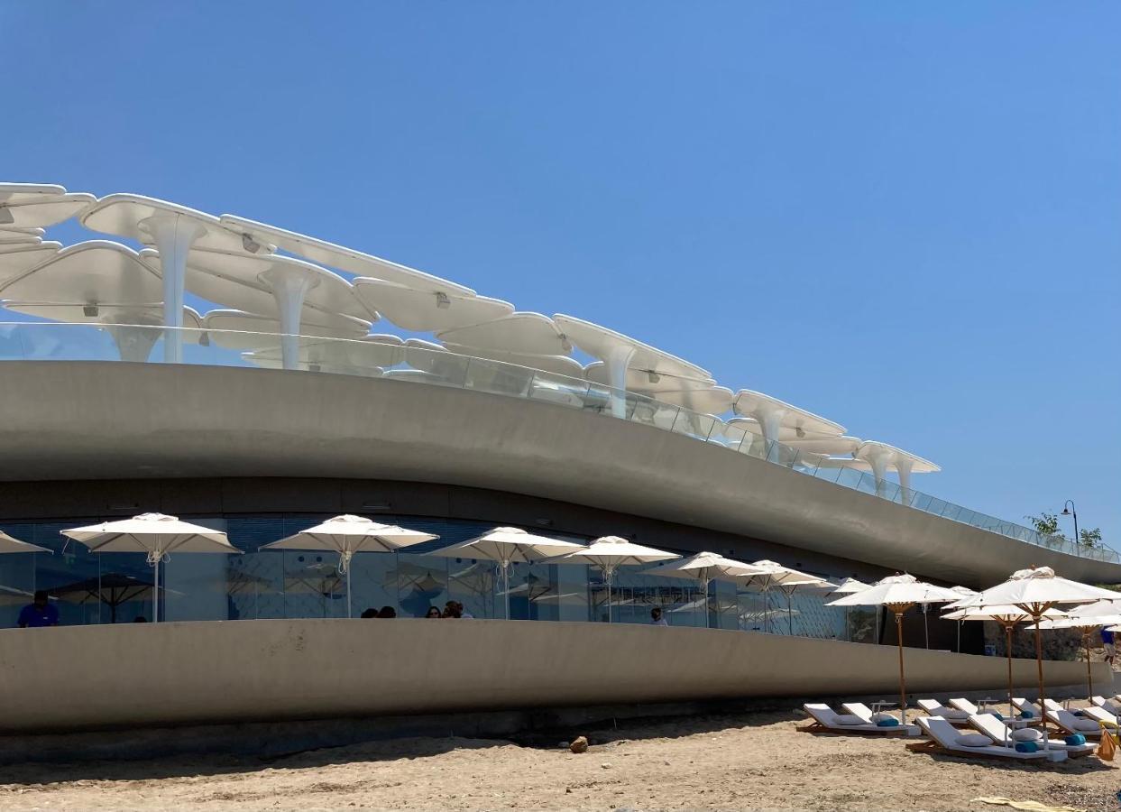 Sun Julz Apartments On The Beach Paphos 外观 照片