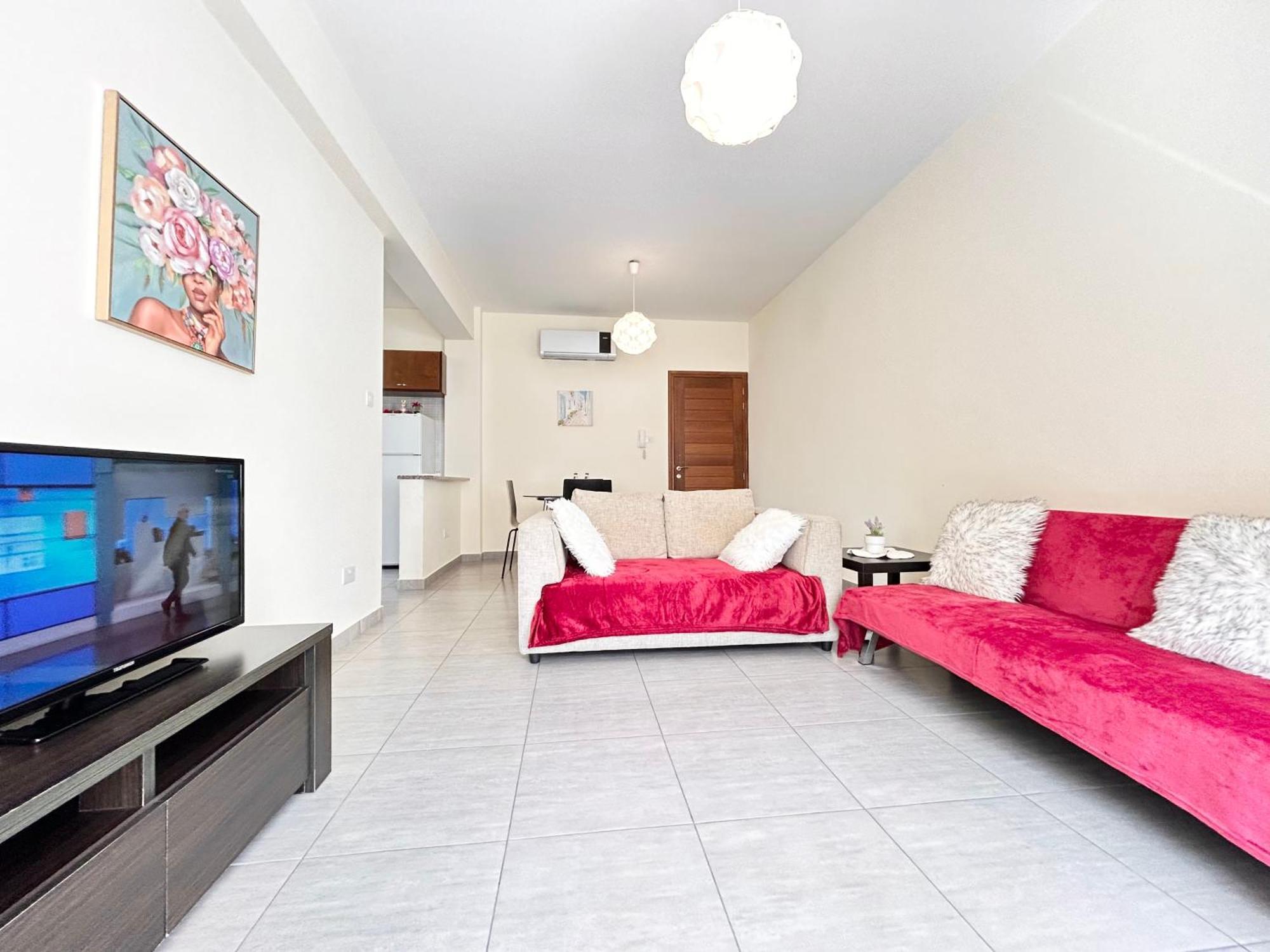 Sun Julz Apartments On The Beach Paphos 外观 照片