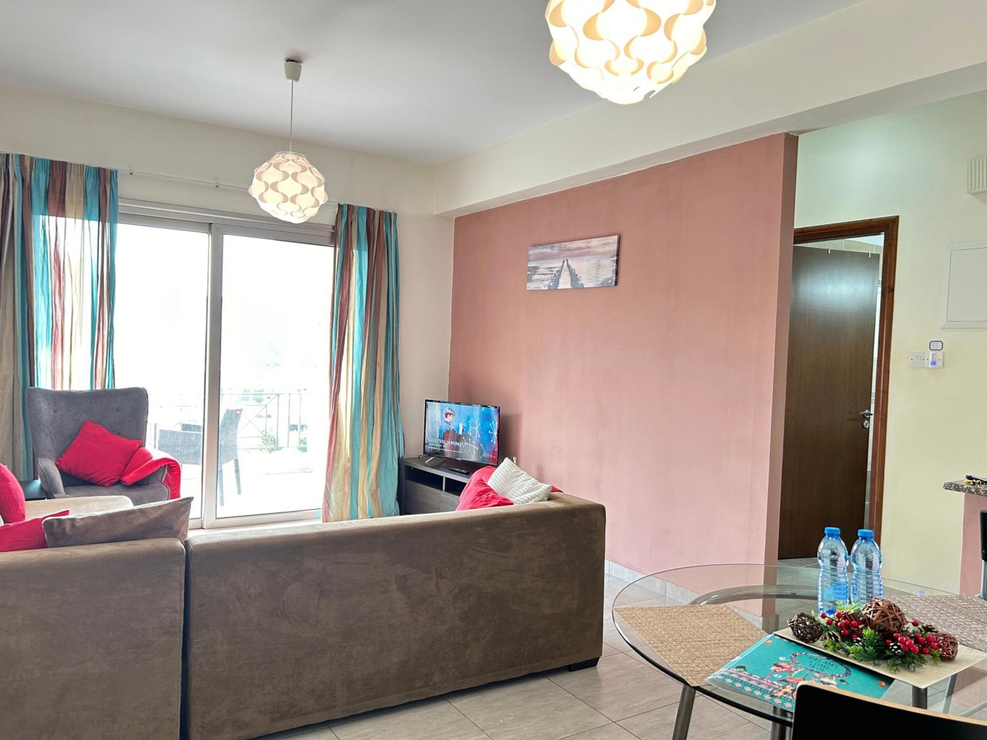 Sun Julz Apartments On The Beach Paphos 外观 照片