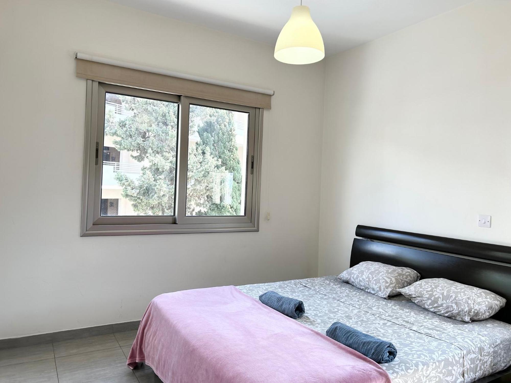 Sun Julz Apartments On The Beach Paphos 外观 照片