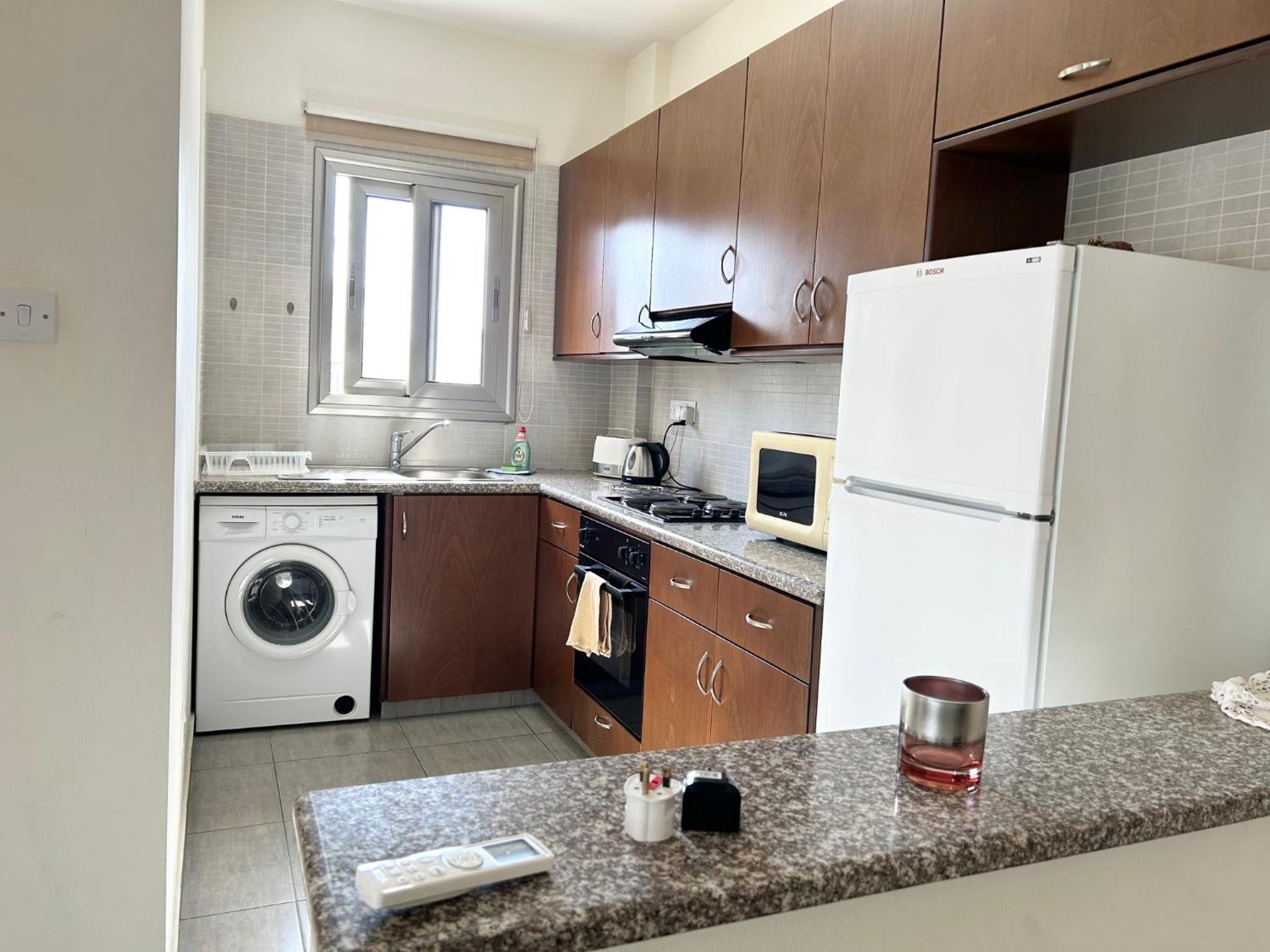 Sun Julz Apartments On The Beach Paphos 外观 照片