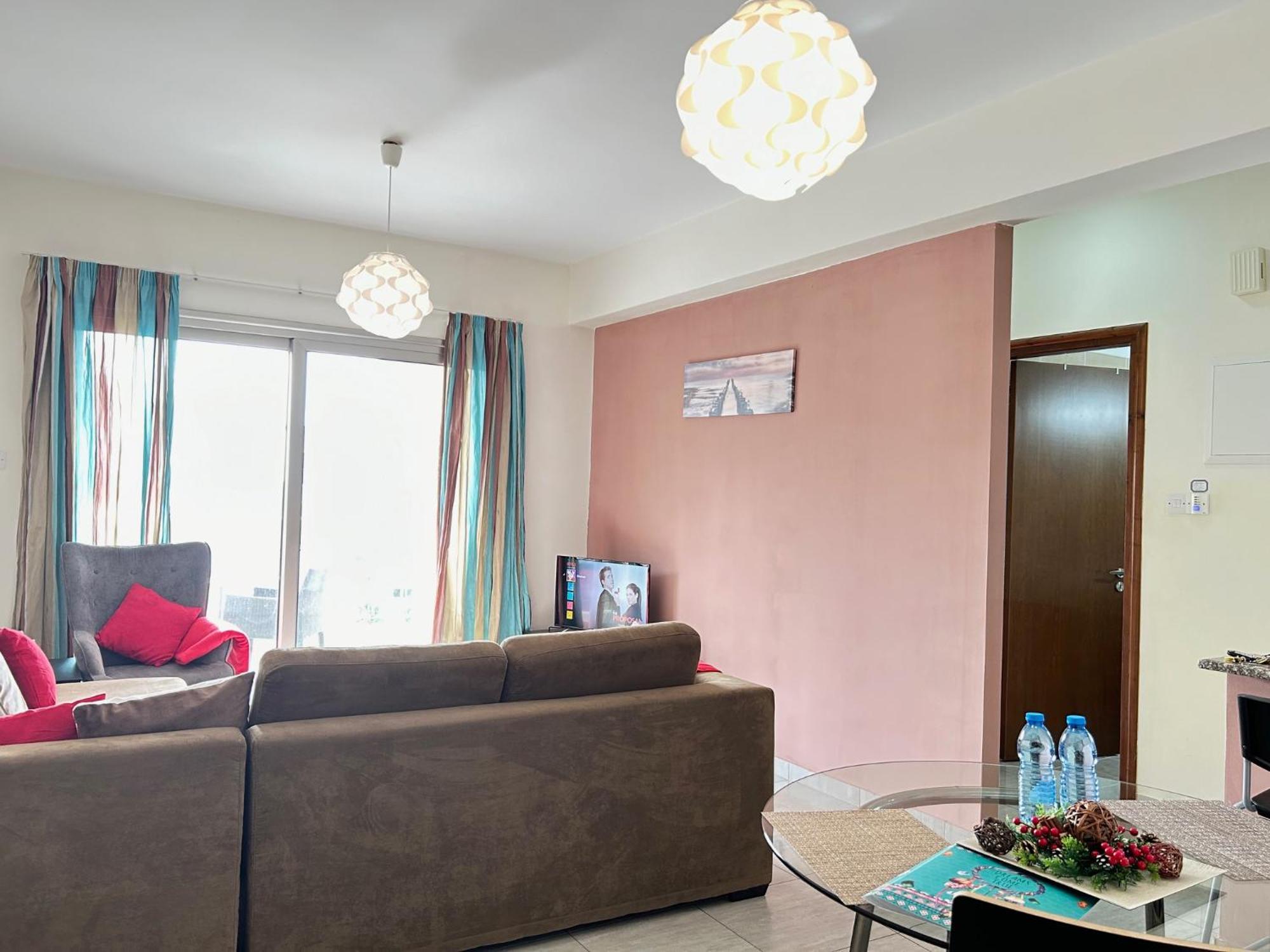 Sun Julz Apartments On The Beach Paphos 外观 照片