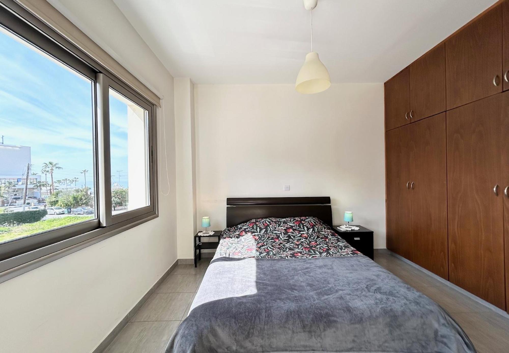 Sun Julz Apartments On The Beach Paphos 外观 照片
